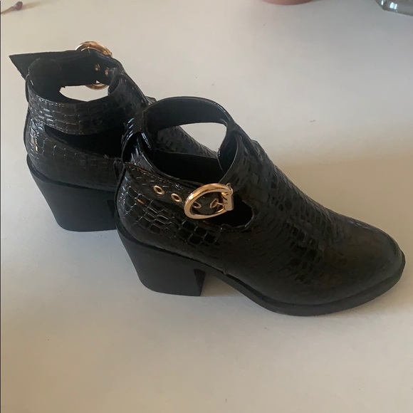 TOPSHOP Black Croc peekaboo booties - Picture 2 of 4